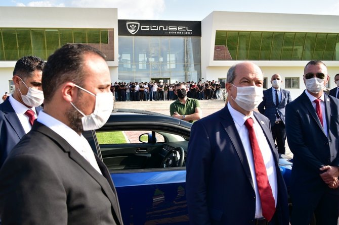 Cumhurbaşkanı Ersin Tatar Kktc’nin Yerli Otomobili İle Test Sürüşü Gerçekleştirdi