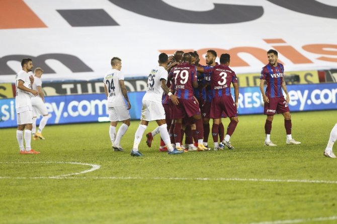 Süper Lig: Trabzonspor: 3 - Kasımpaşa: 2 (İlk Yarı)
