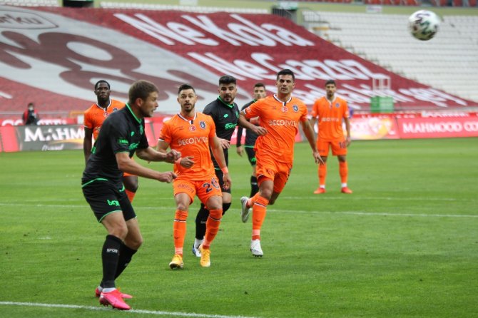 M. Başakşehir Konyaspor’u 2-1 Mağlup Etti