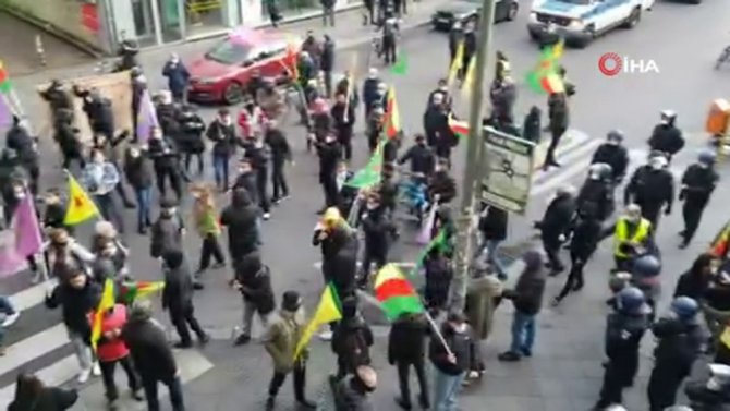 Berlin’de Pkk’lı Grup Esnafa Saldırdı
