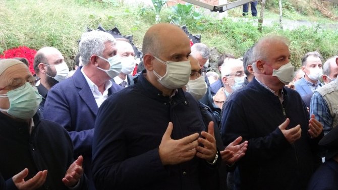 Bakan Karaismailoğlu, Kayınpederinin Cenaze Namazına Katıldı