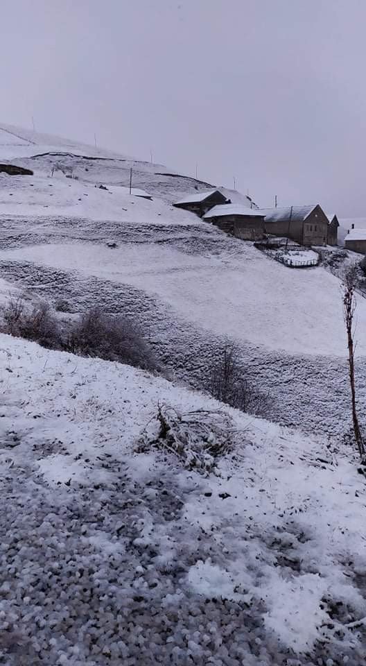 Yaylacılar Kar Yağışı İle Birlikte Dönüşe Geçti