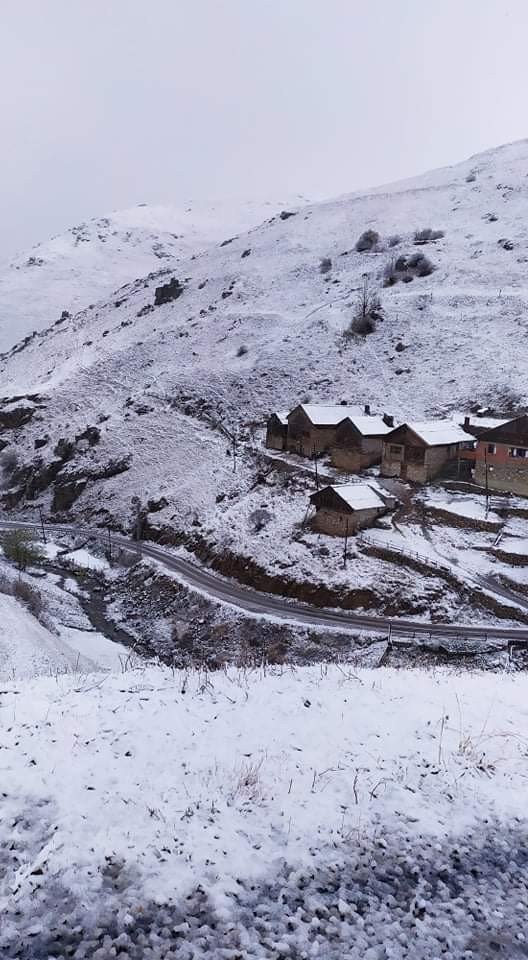 Yaylacılar Kar Yağışı İle Birlikte Dönüşe Geçti