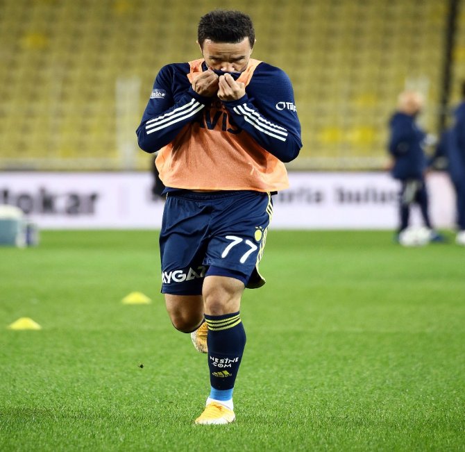 Caner Ve Gökhan Armayı Öptü