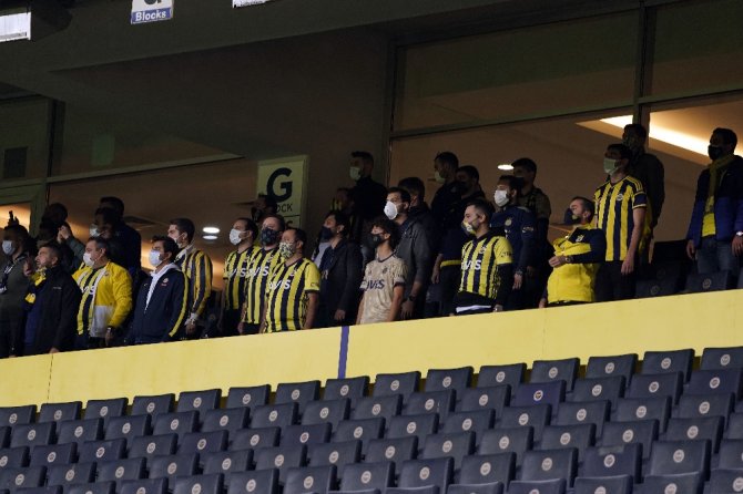 İlk Yarı Sessiz Bitti