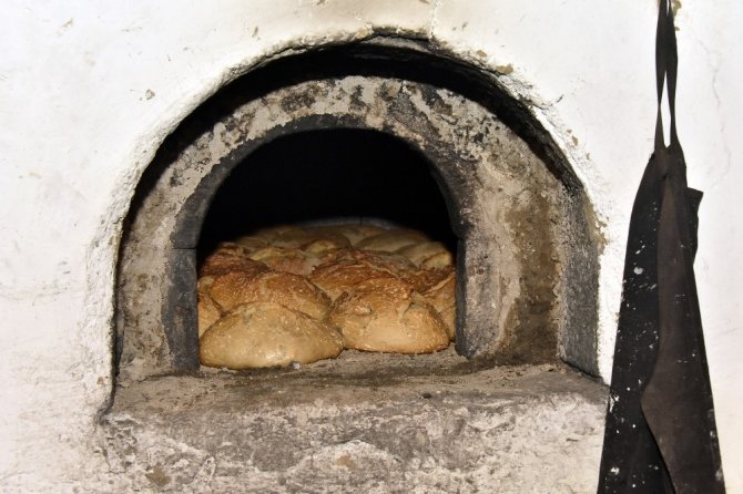 Bu Ekmek 200 Yıllık Ekşi Mayayla Yapılıyor