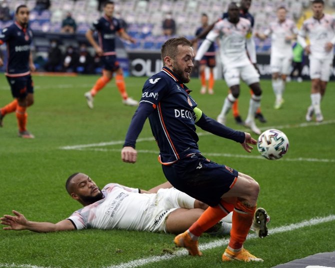 Medipol Başakşehir Gençlerbirliği İle 1-1 Berabere Kaldı