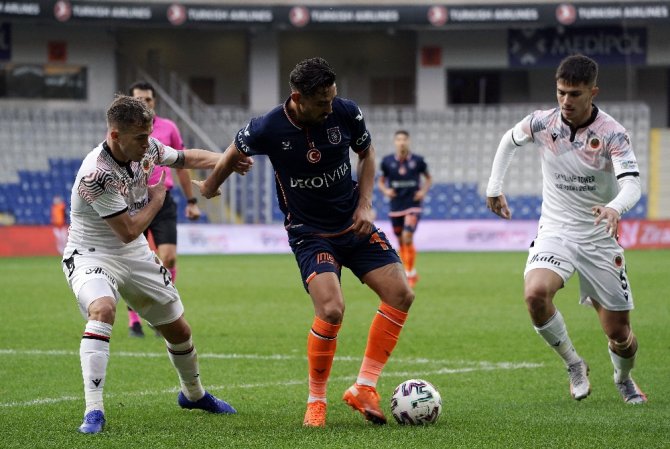 Medipol Başakşehir Gençlerbirliği İle 1-1 Berabere Kaldı