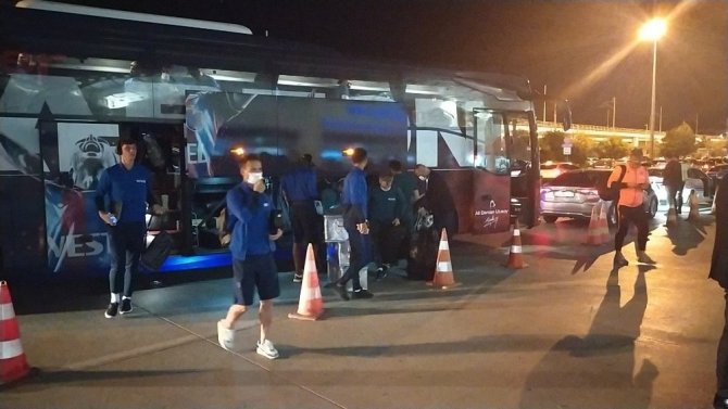 Trabzonspor, 6 Saatlik Gecikmenin Ardından Trabzon’a Döndü