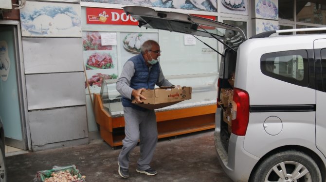Emekli Bahri Amca Sokak Hayvanlarına Gözü Gibi Bakıyor