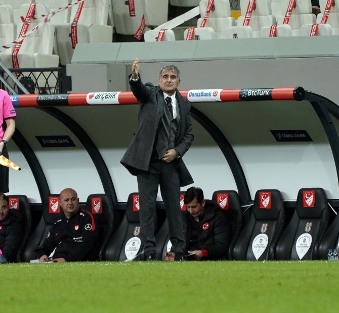 Şenol Güneş Temastan Kaçamadı !