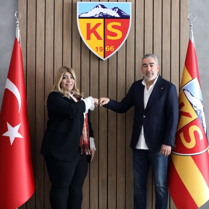 Samet Aybaba Sözleşmeye İmzayı Attı