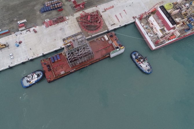 Kanuni Sondaj Gemisi’nin Kule Platformu Filyos Limanı’nda