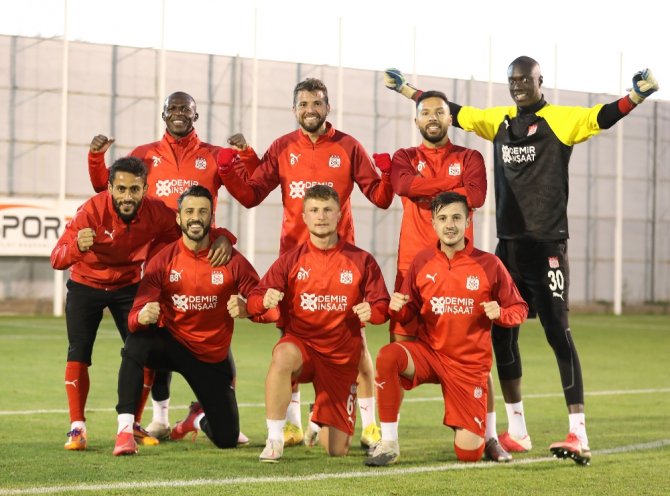 Sivasspor Günü Çift İdmanla Tamamladı