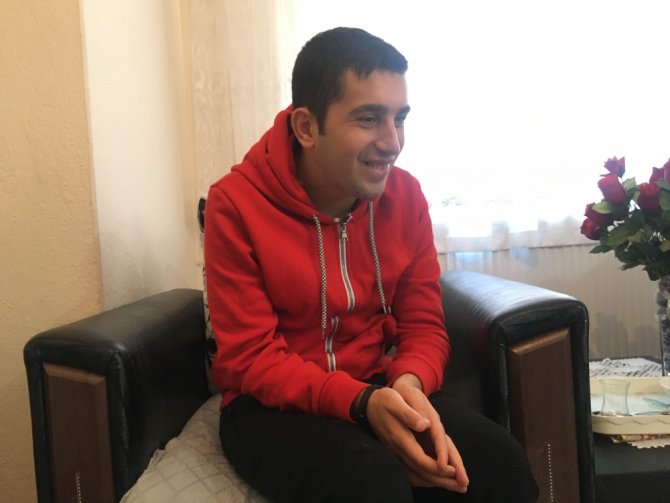 Yürüme Zorluğu Çeken Engelli Çocuğu İçin Destek Bekliyor