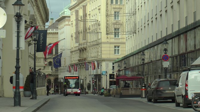 Avusturya’da Karantina Uygulaması Başladı, Cadde Ve Sokaklar Boş Kaldı