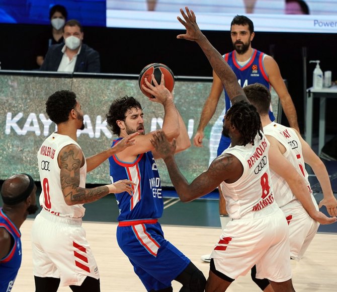 Thy Euroleague: Anadolu Efes: 71 - Bayern Münih: 74