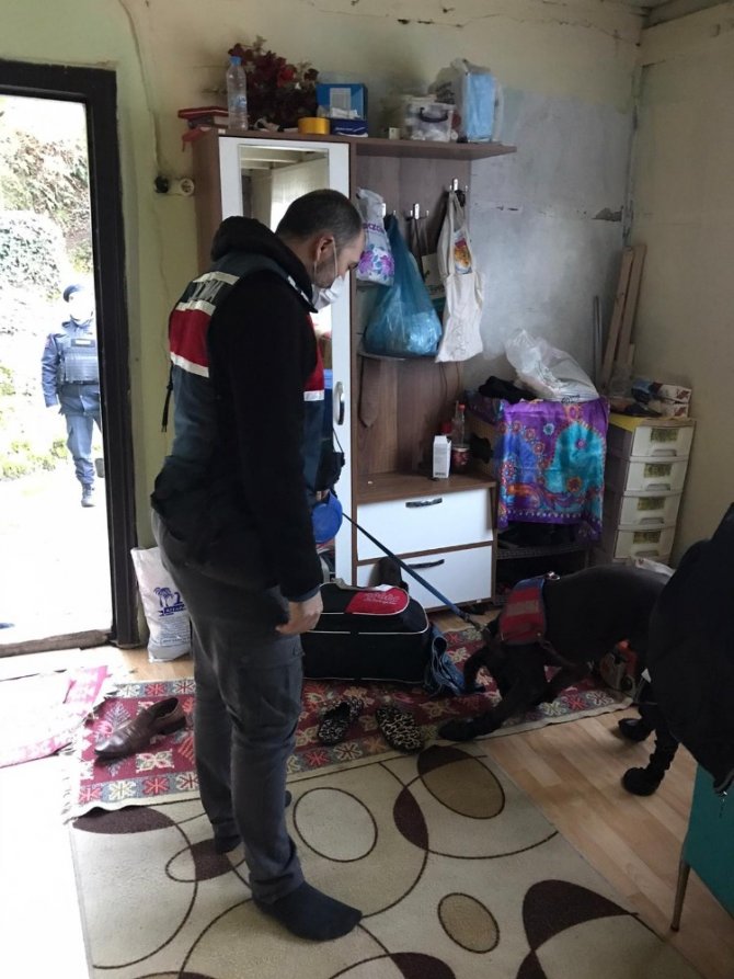 Artvin’de Jandarmadan Kaçak İçki Operasyonu