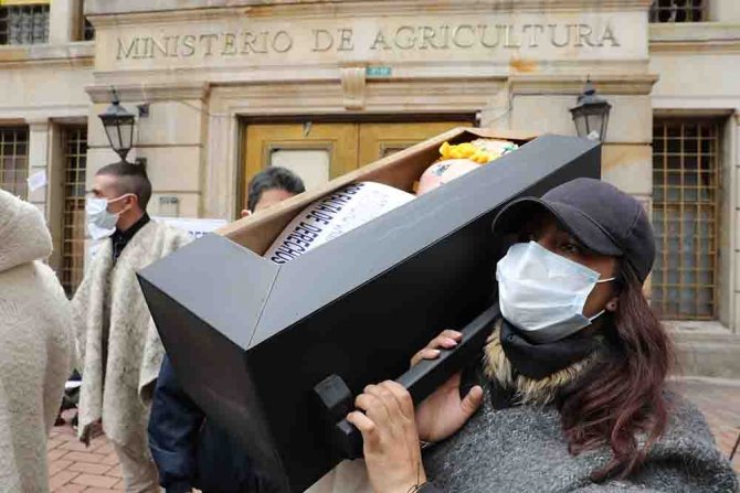 Kolombiya’daki Hükümet Karşıtı Protestolara Binlerce Kişi Katıldı