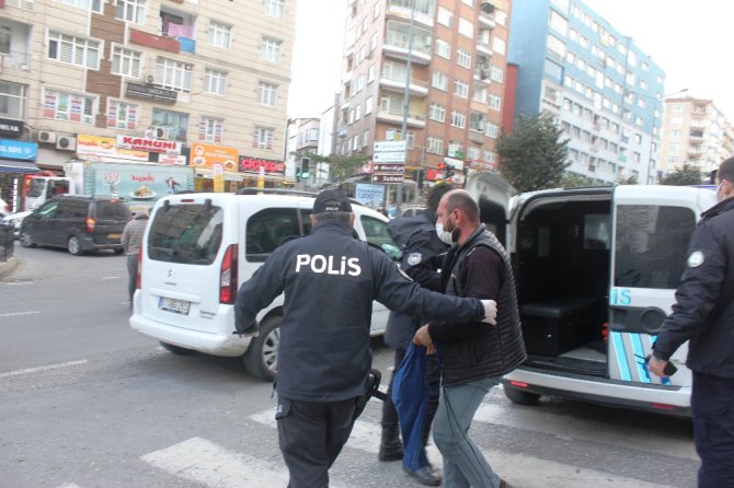 Korona Virüs Temaslı Pazarcı Kardeşler Satış Yaparken Yakalandı