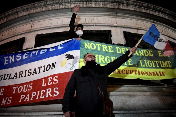 Paris’te Sığınmacılara Destek Protestosu