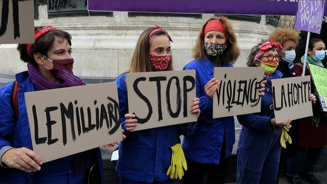 Paris’te Kadınlardan Aile İçi Şiddete Karşı Protesto