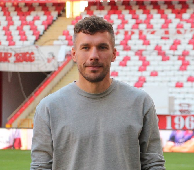 Podolski: "Türkiye Benim İkinci Vatanım"