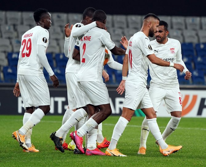 Uefa Avrupa Ligi: Karabağ: 1 - Dg Sivasspor: 1 (İlk Yarı)