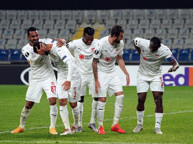 Uefa Avrupa Ligi: Karabağ: 2 - Dg Sivasspor: 3 (Maç Sonucu)