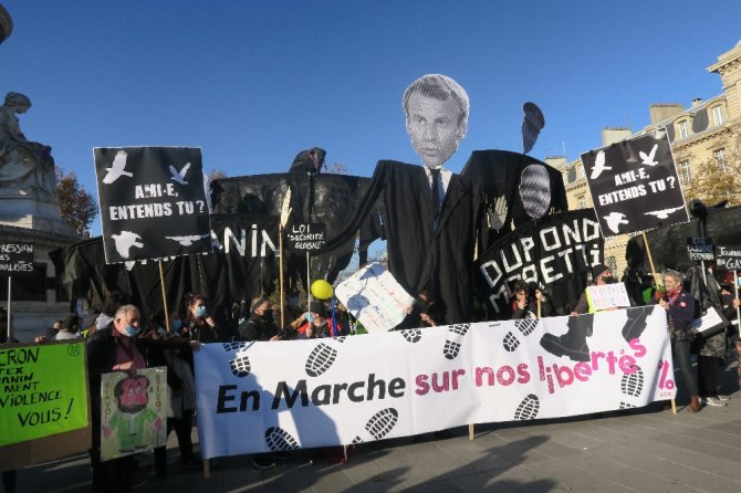 Fransa’da “Küresel Güvenlik” Yasası Ve Polis Şiddeti Protestosu