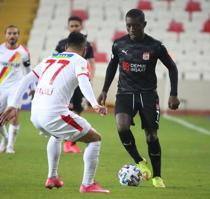 Süper Lig: Sivasspor: 0 - Göztepe: 1 (Maç Sonucu)
