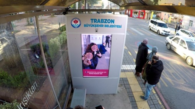 Trabzon’da Yapay Zeka İle Maske Takmayan Vatandaşlar Böyle Uyarılıyor