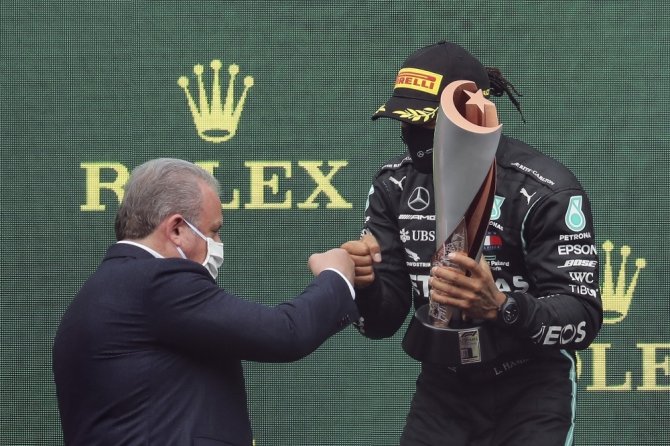 F1 Efsane Pilotu Lewis Hamilton Korona Virüse Yakalandı