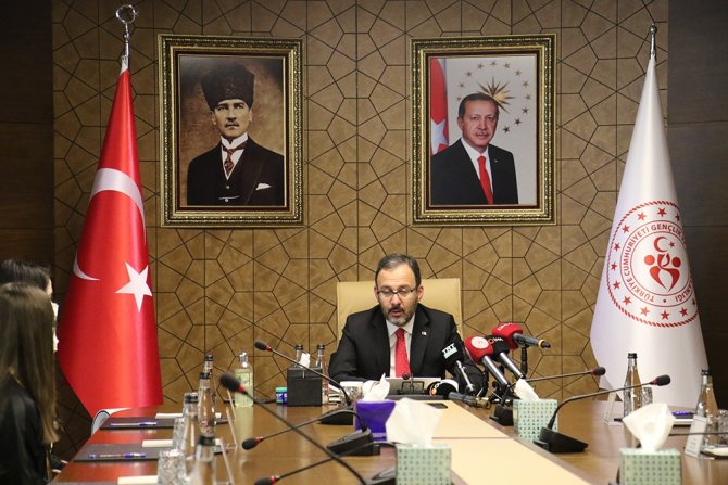 Bakan Kasapoğlu Cimnastiğin Altın Kızları İle Bir Araya Geldi