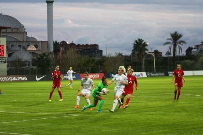 A Milli Kadın Futbol Takımı, Rusya’ya 2-1 Mağlup Oldu