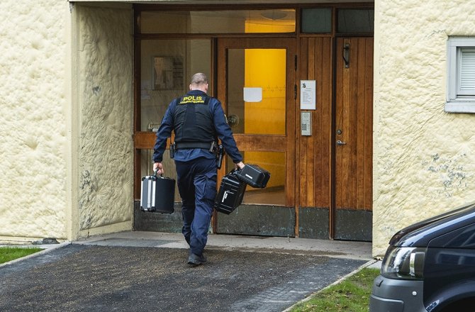 İsveç’te Bir Kadın Yıllardır Oğlunu Evde Esir Tuttuğu İddiasıyla Gözaltına Alındı