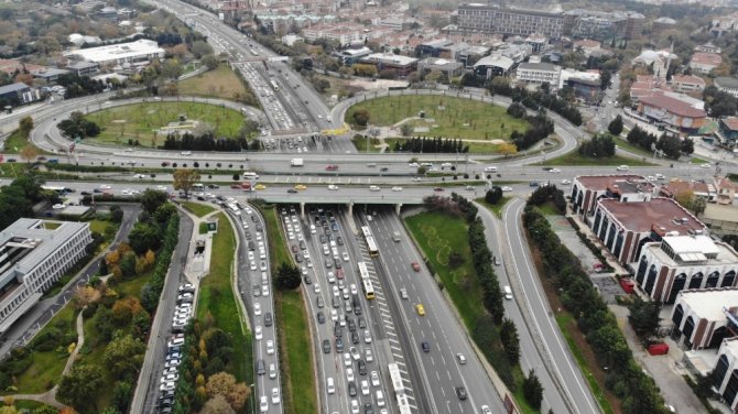 15 Temmuz Şehitler Köprüsü’ndeki Trafik Yoğunluğu Havadan Görüntülendi