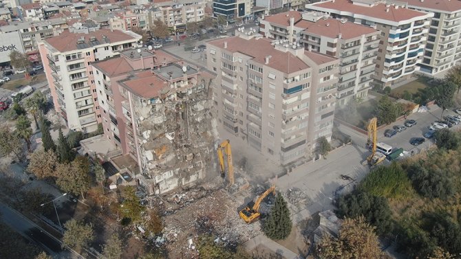 İzmir Depreminin Ardından Ağır Hasarlı Binalardan 58’inin Yıkımı Tamamlandı