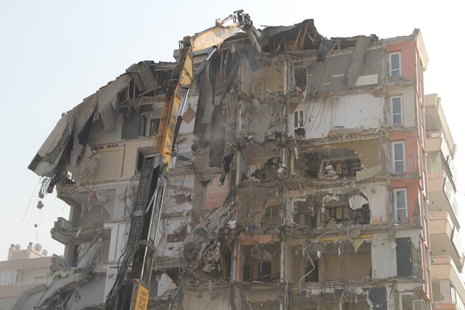 İzmir Depreminin Ardından Ağır Hasarlı Binalardan 58’inin Yıkımı Tamamlandı
