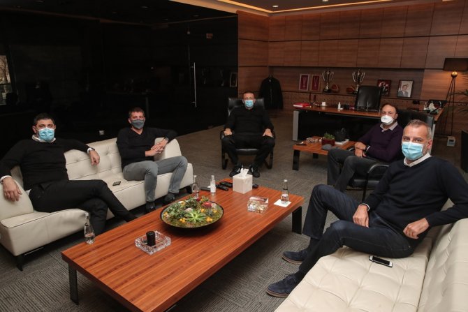 Tbf Başkanı Hidayet Türkoğlu Milli Takım Heyeti İle Bir Araya Geldi