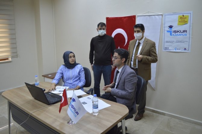 İşkur Üniversite Öğrencilerine Rehberlik Edecek