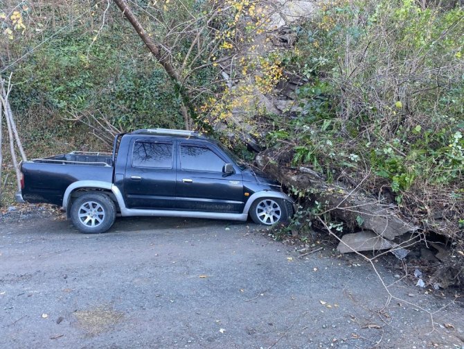 Artvin’in Hopa İlçesindeki Heyelan Korkuttu