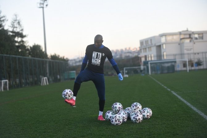 Benik Afobe: "Savaşcı Bir Ruha Sahibim"