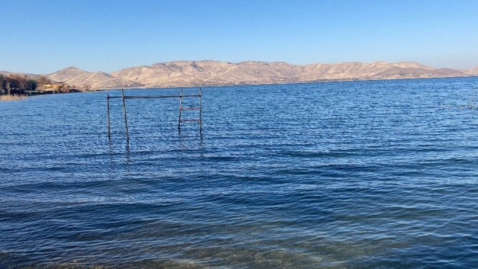 Baraj Ve Göllerde Su Seviyesi Düştü, Deprem Merkezindeki Gölde İse Yükselme Dikkat Çekti