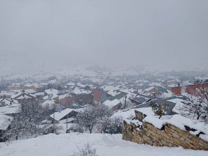 Tunceli’de Karla Kaplı 9 Köy Yolunu Açma Çalışmaları Sürüyor