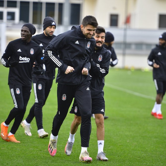 Beşiktaş 2 Eksikle Hazırlıklarına Devam Etti
