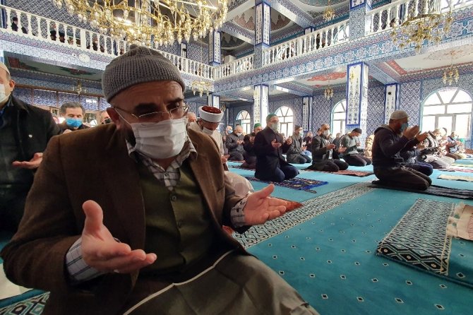 Gümüşhane’de Eller 