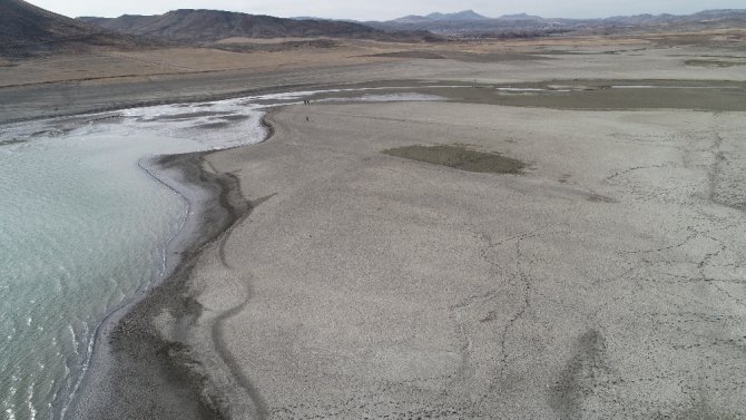 Girmeye Korktukları Barajın Üzerinde Yağmur Duasına Çıktılar