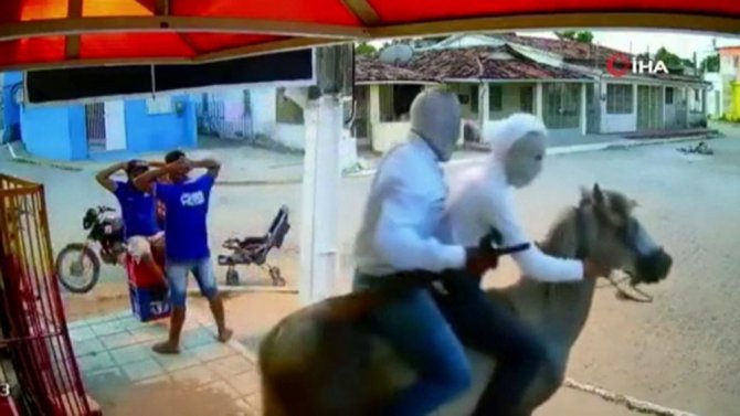 Brezilya’da “Atlı” Soygun