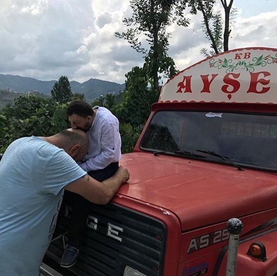 Köksal Baba’nın Hayali Gerçek Oldu; Kırmızı Kamyonetine Kavuştu